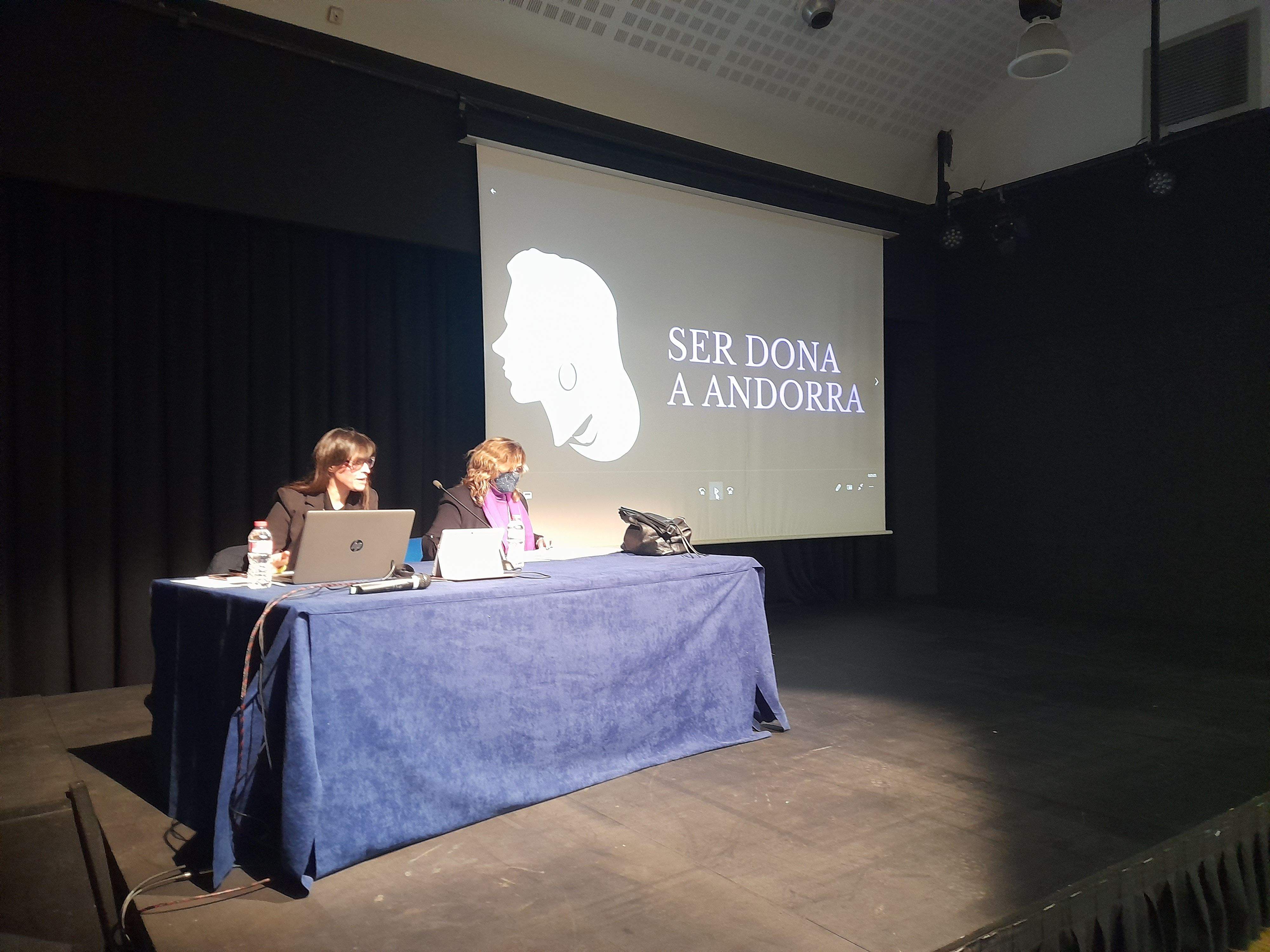 Un instant de l'acte d'Stop Violències