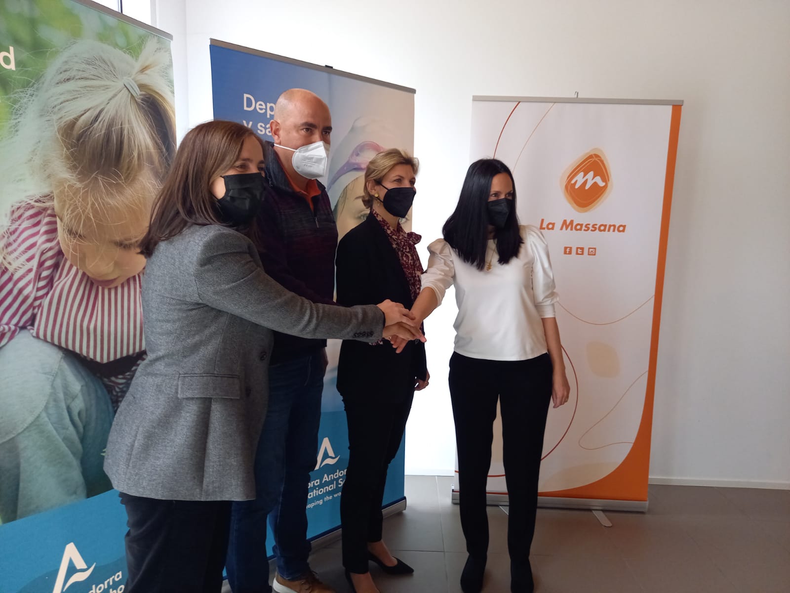 Simbolització de l'acord per tirar endavant el projecte.