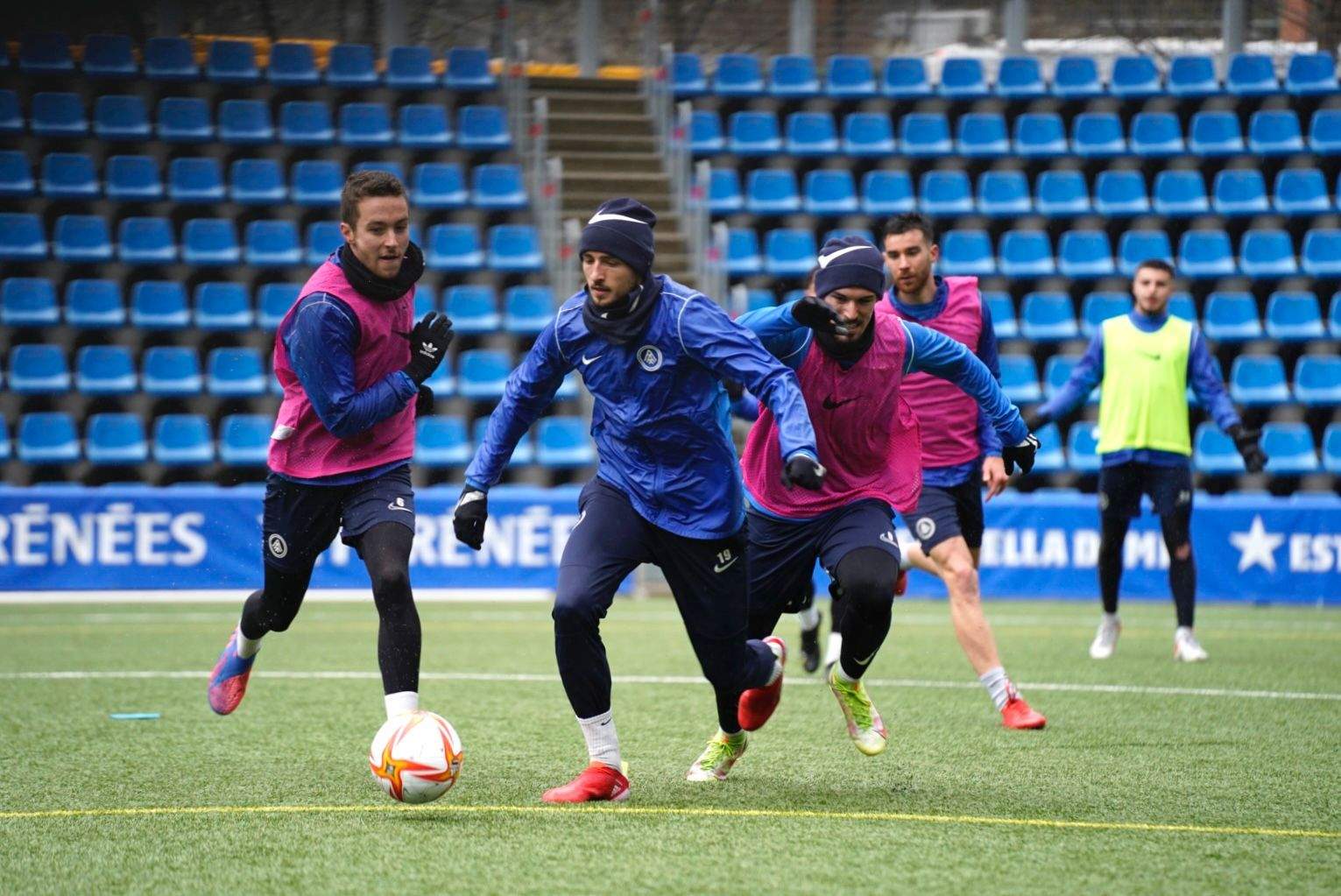 Un instant de l'entrenament d'aquest divendres, el darrer abans del duel.