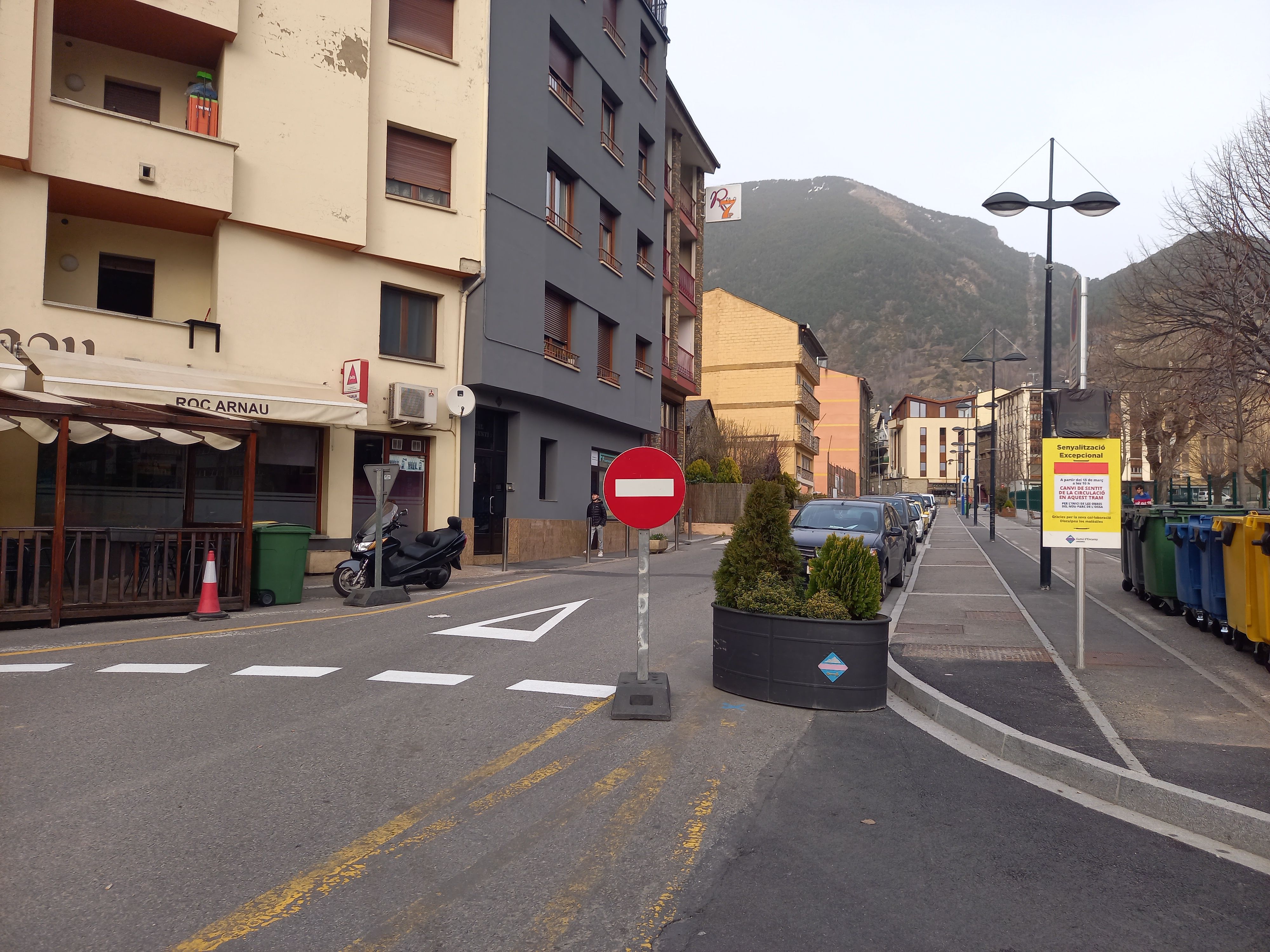 Un senyal d'stop a l'entrada de l'avinguda Princep Benlloch.