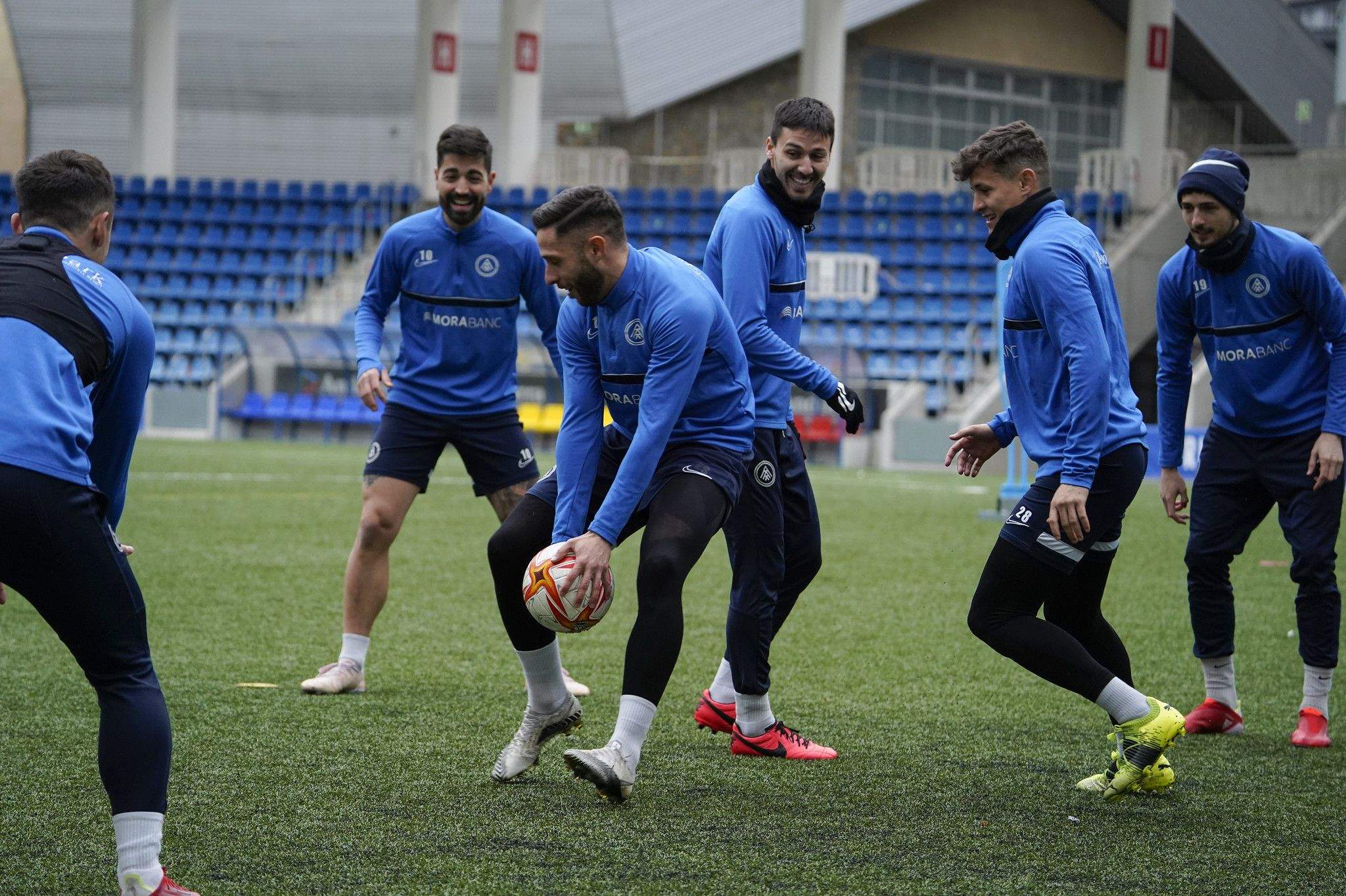 Un instant de l'entrenament celebrat dilluns al Nacional, el darrer de la setmana a Andorra.