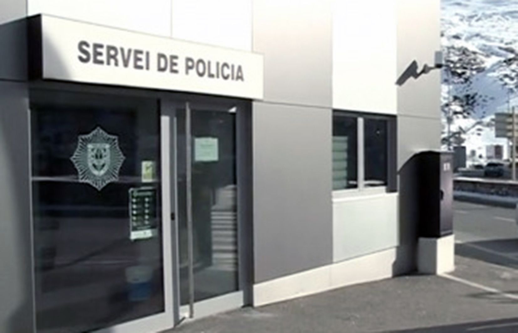 Una imatge d'arxiu de l'accés al despatx de policia al Pas de la Casa, on es va lliurar el detingut. Una imatge d'arxiu de l'accés al despatx de policia al Pas de la Casa, on es va lliurar el detingut.