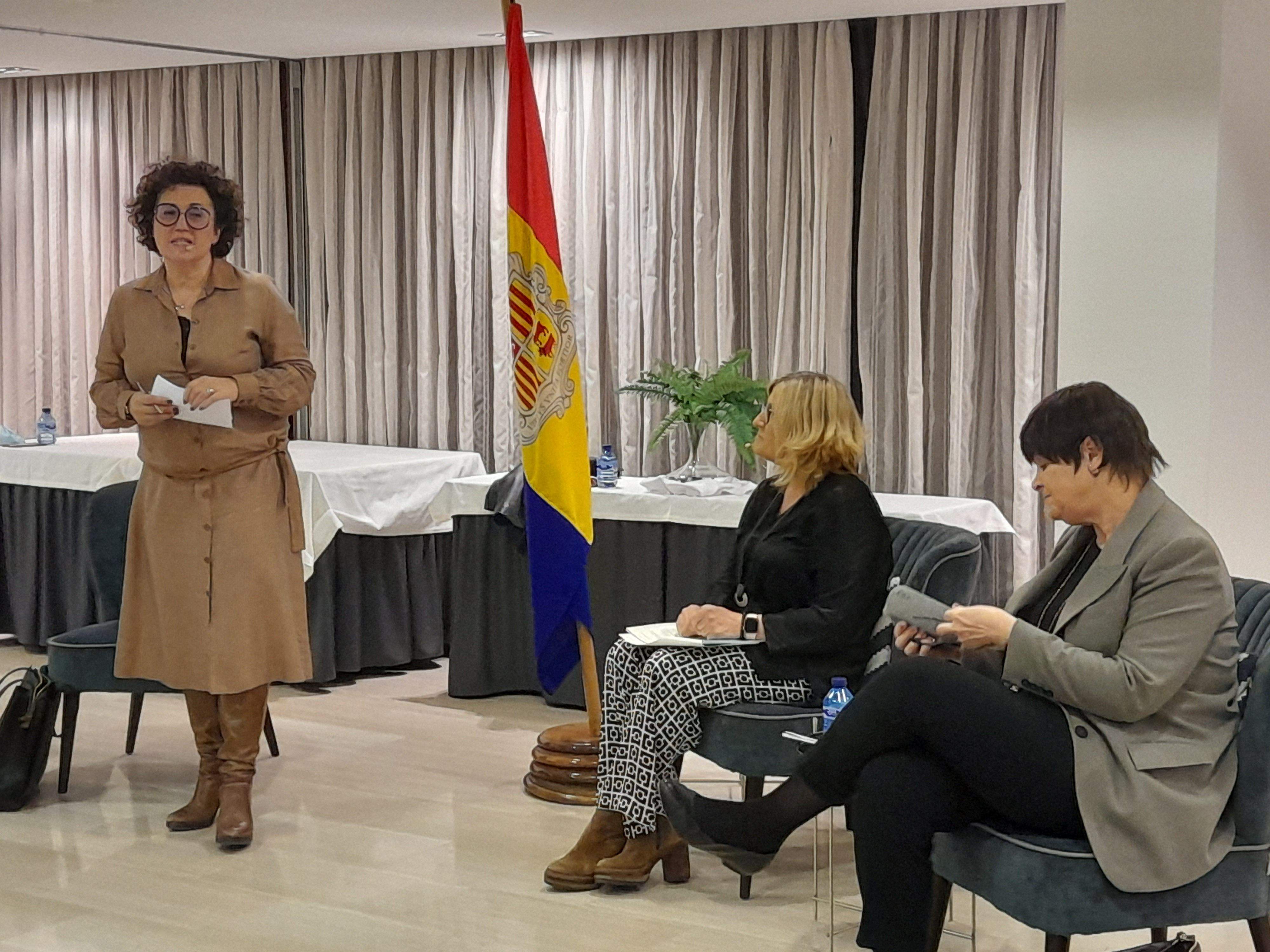 La ministra Pallarés amb Geronès i Pichot.