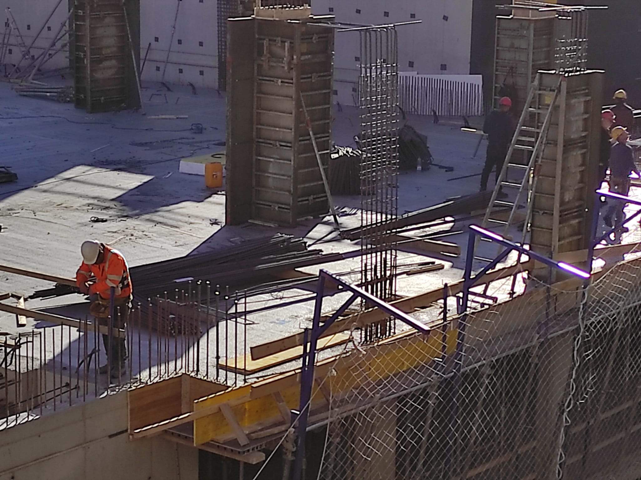 Treballadors de la construcció en una obra.