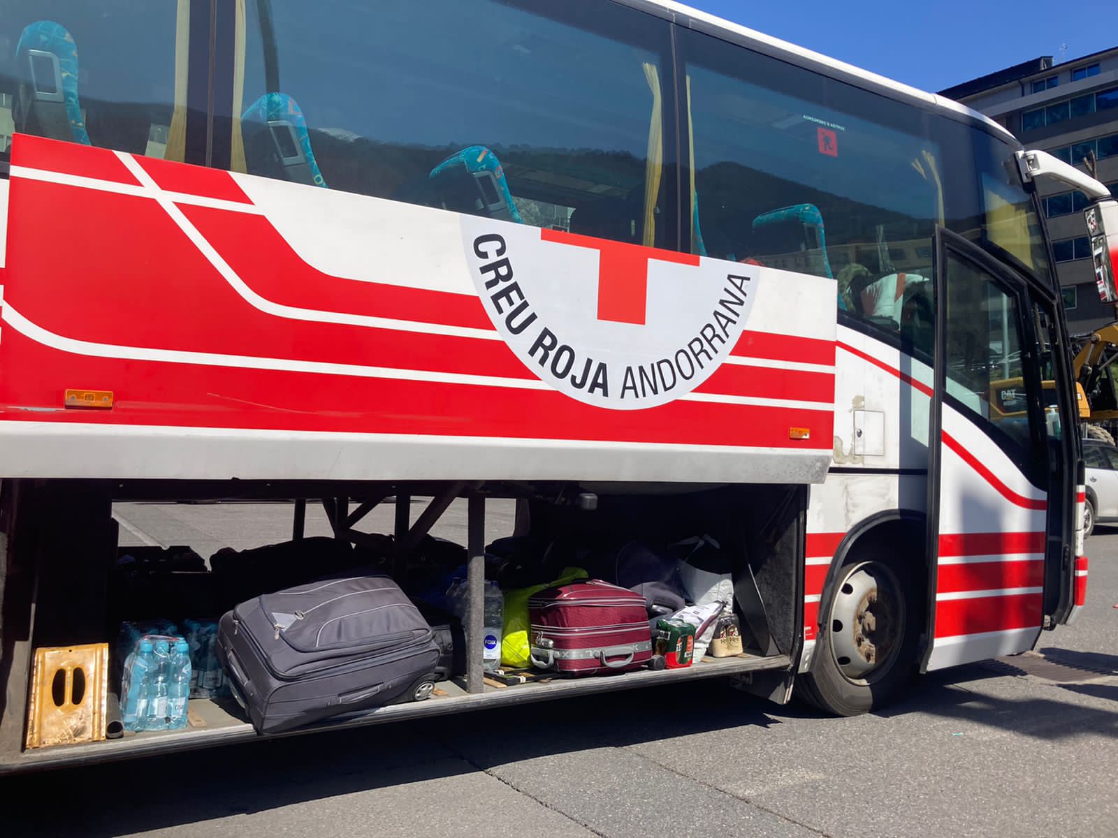 El minibus que integrava el segon comboi.