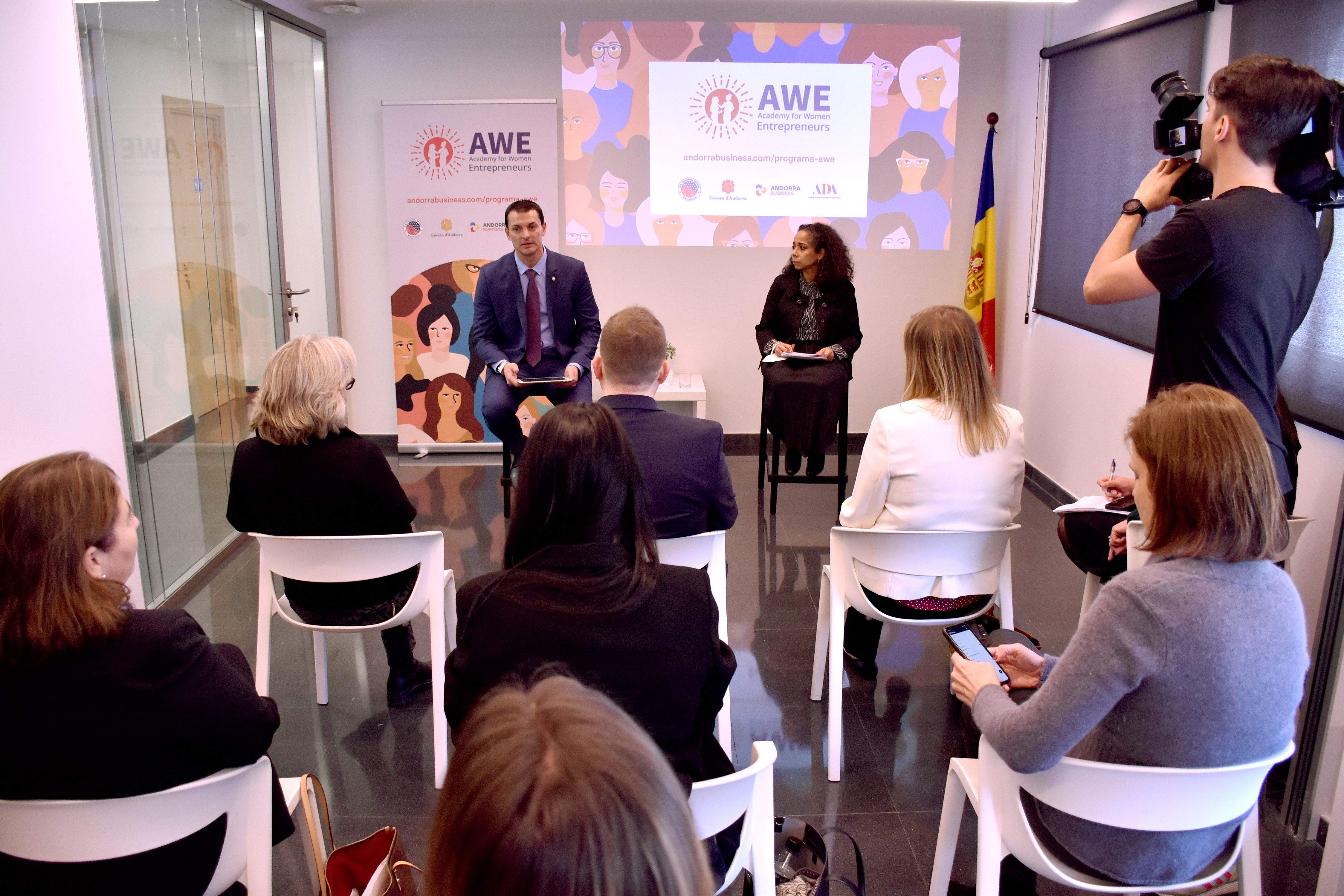 El ministre, Jordi Gallardo; i l'ambaixadora Julissa Reynoso, durant la presentació.
