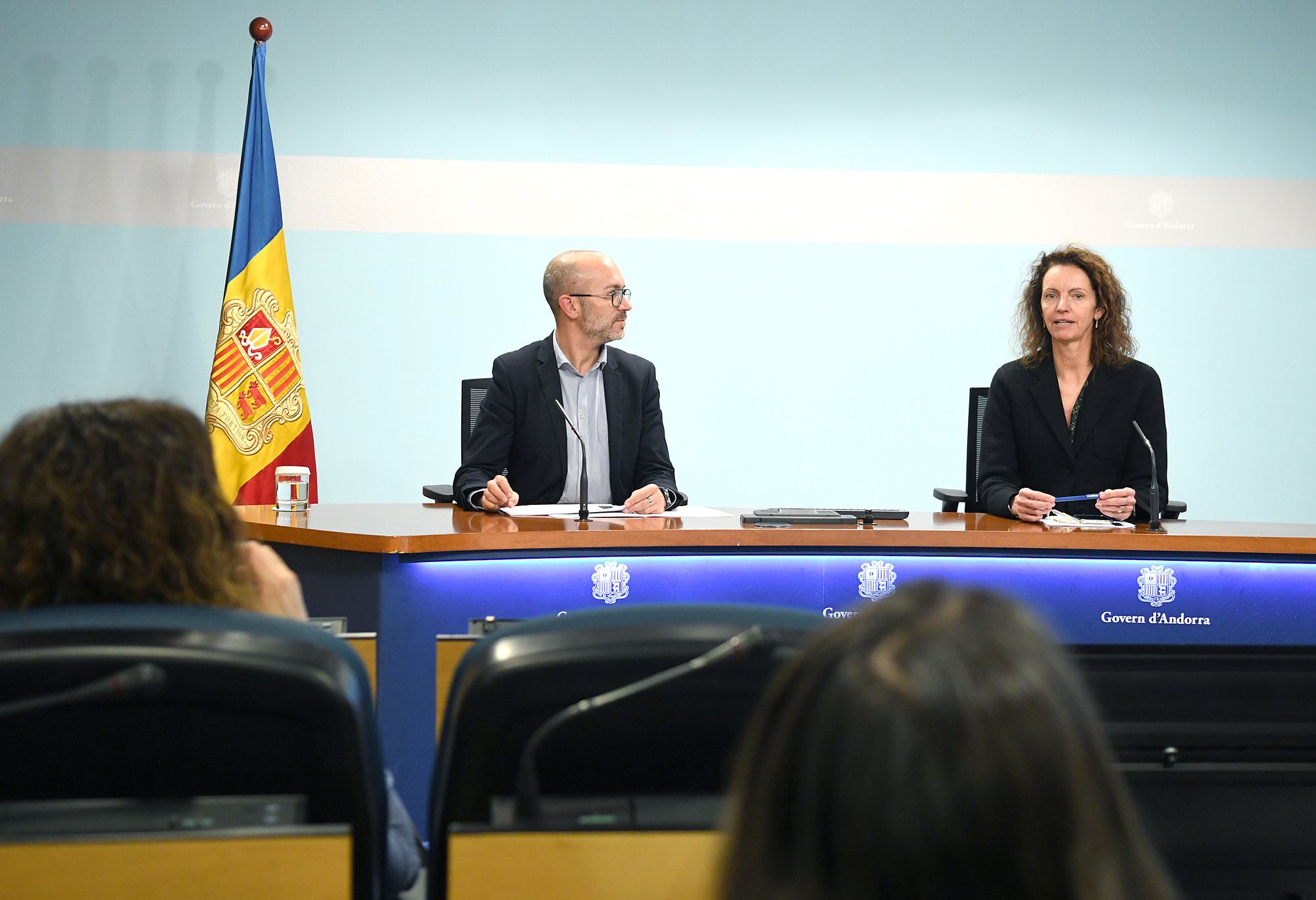 Sans i Pagès explicant els canvis del reglament.