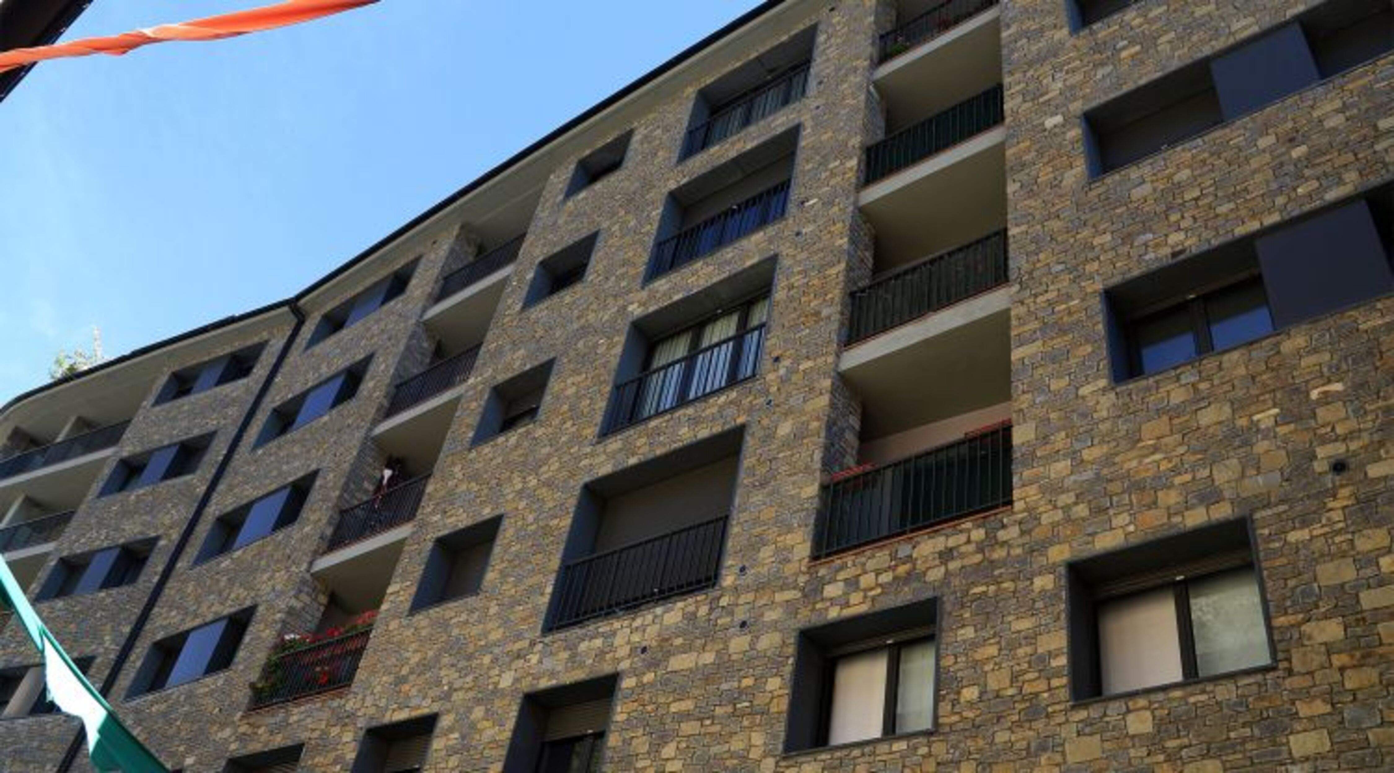 Edifici de l'Era de Cal Vermell, on està situat l'habitatge de compra-venda controvertida.