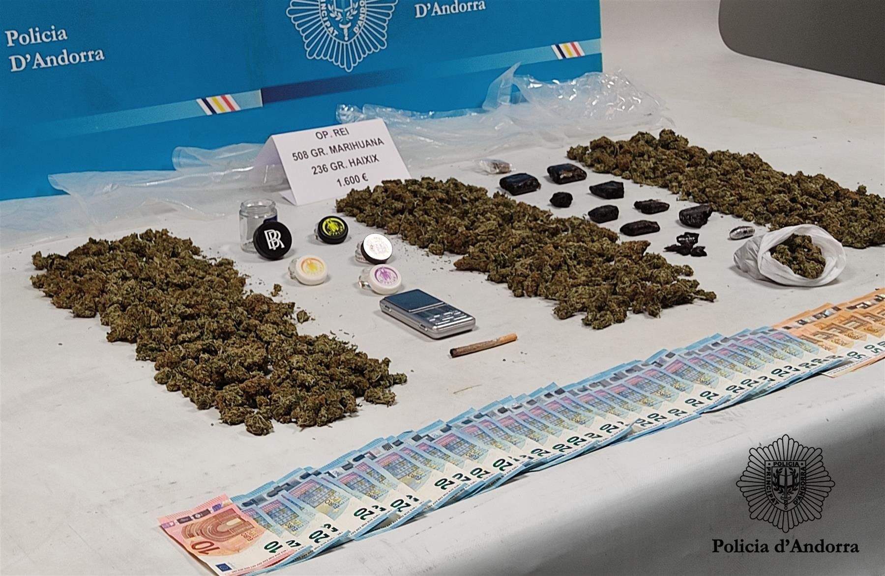 Material comissat en l'operació de la qual penjarien aquestes dues darreres detencions.