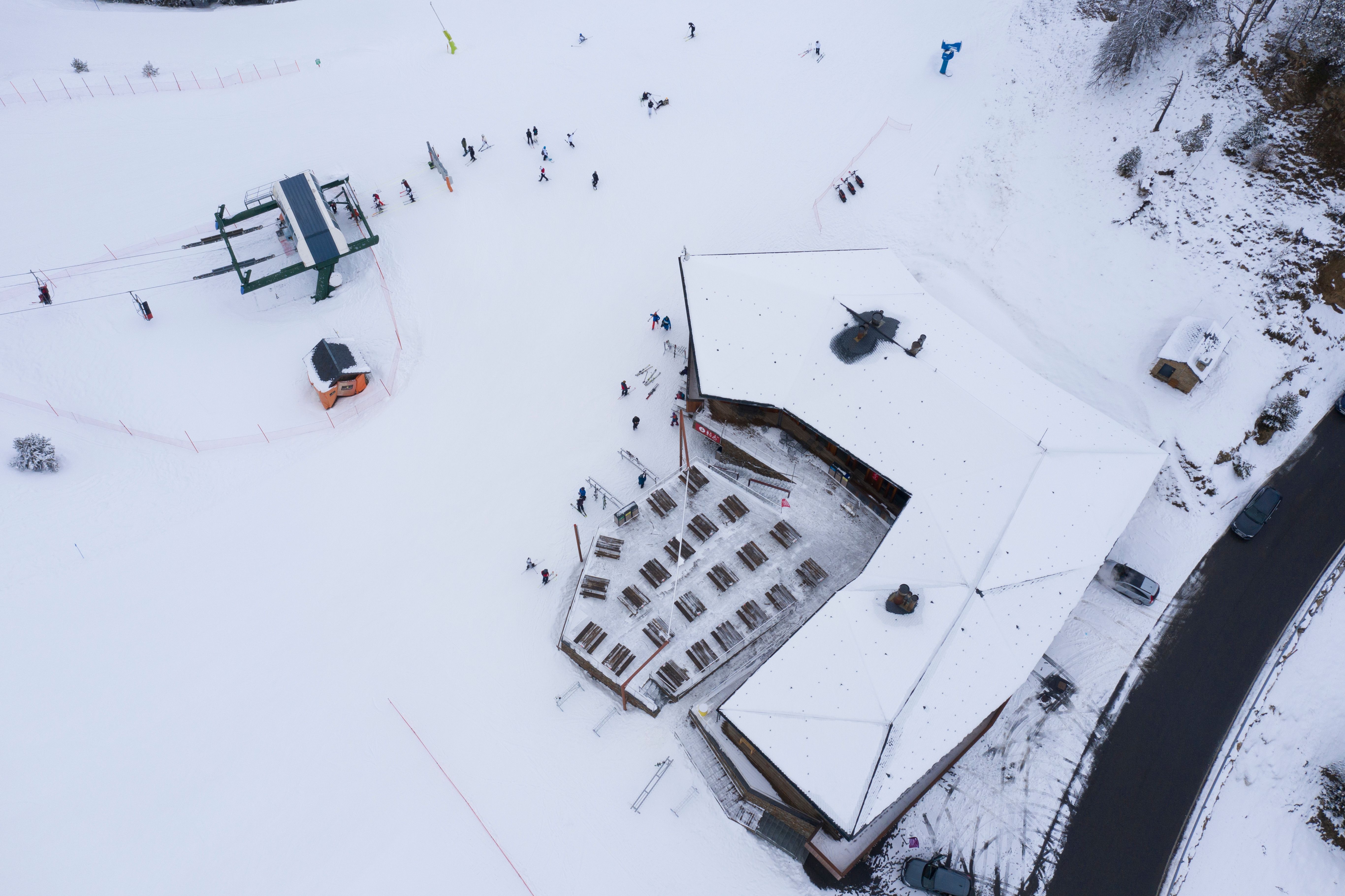 Vista aèria del restaurant del Coll de la Botella.