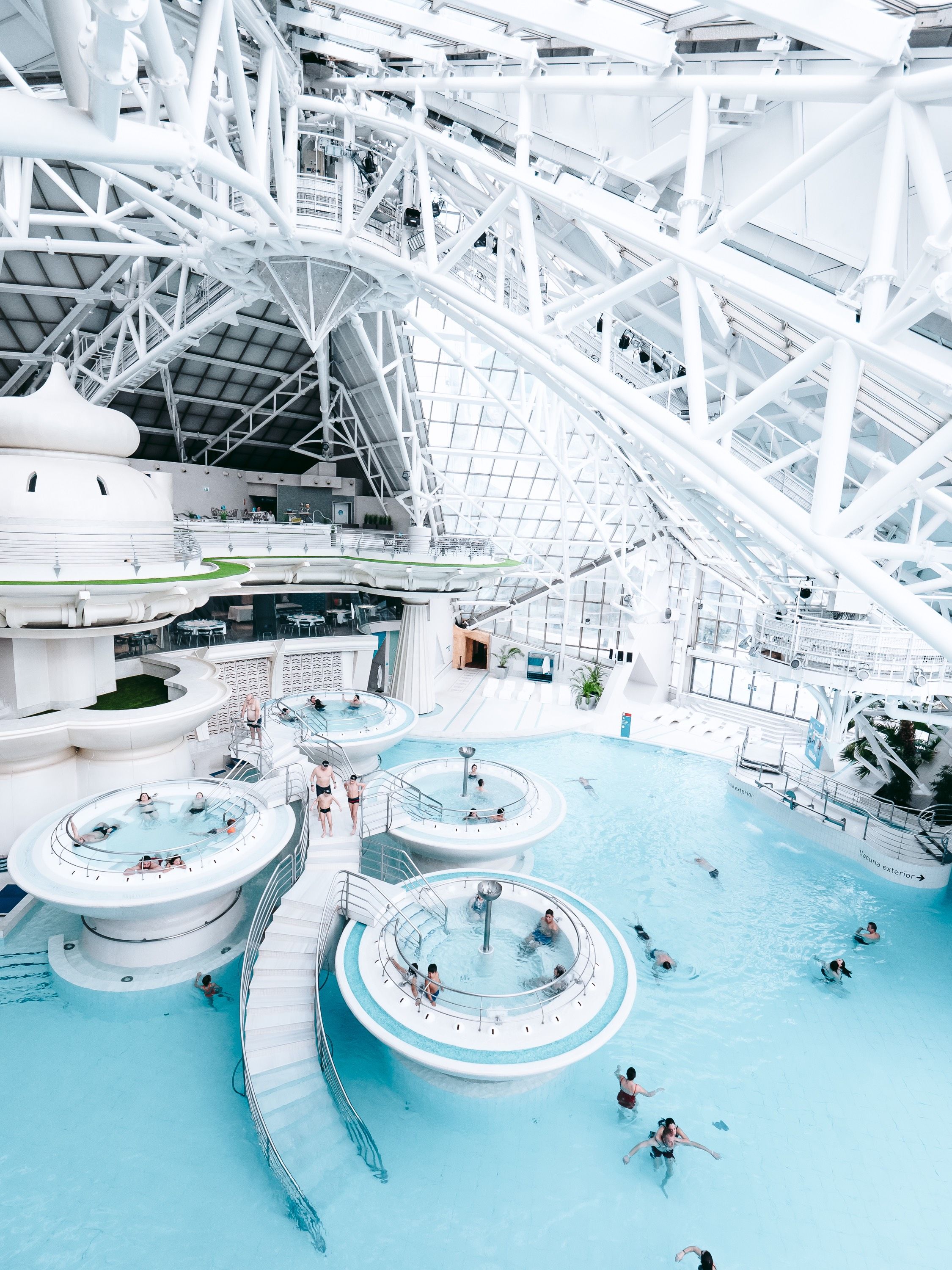 Una de les piscines de Caldea.