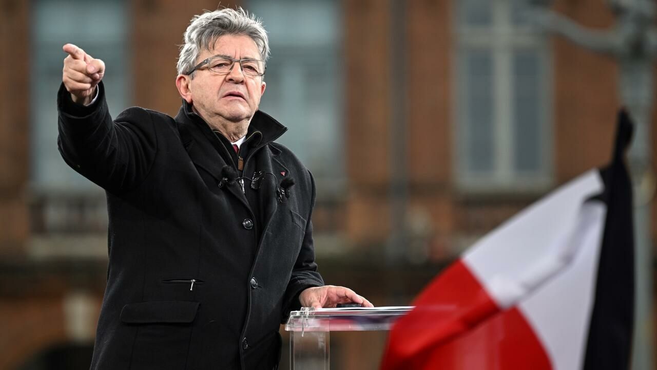Mélenchon durant un míting en la campanya electoral a les presidencials.