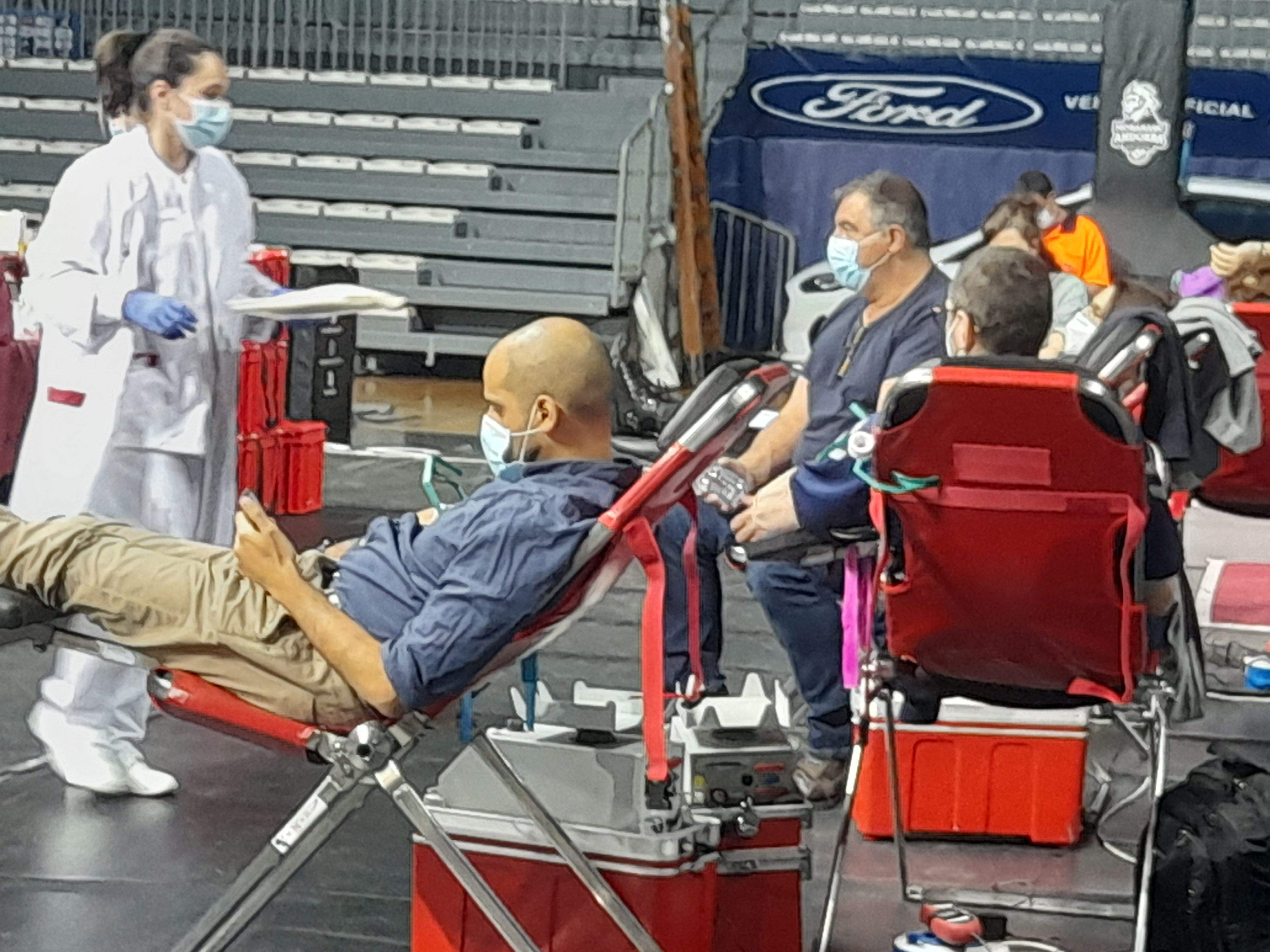 Donants al Poliesportiu d'Andorra.