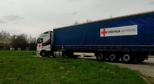 El tràiler de Creu Roja arribant a la seu polonesa de Lublin on han descarregat.