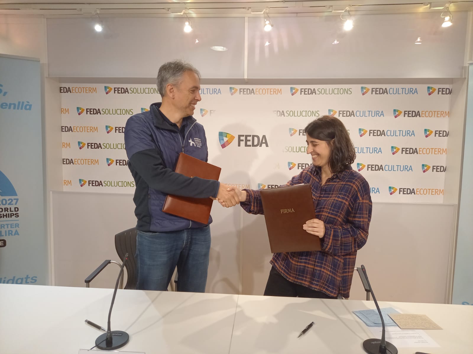 David Hidalgo i Imma Jiménez han signat l'acord de cooperació.