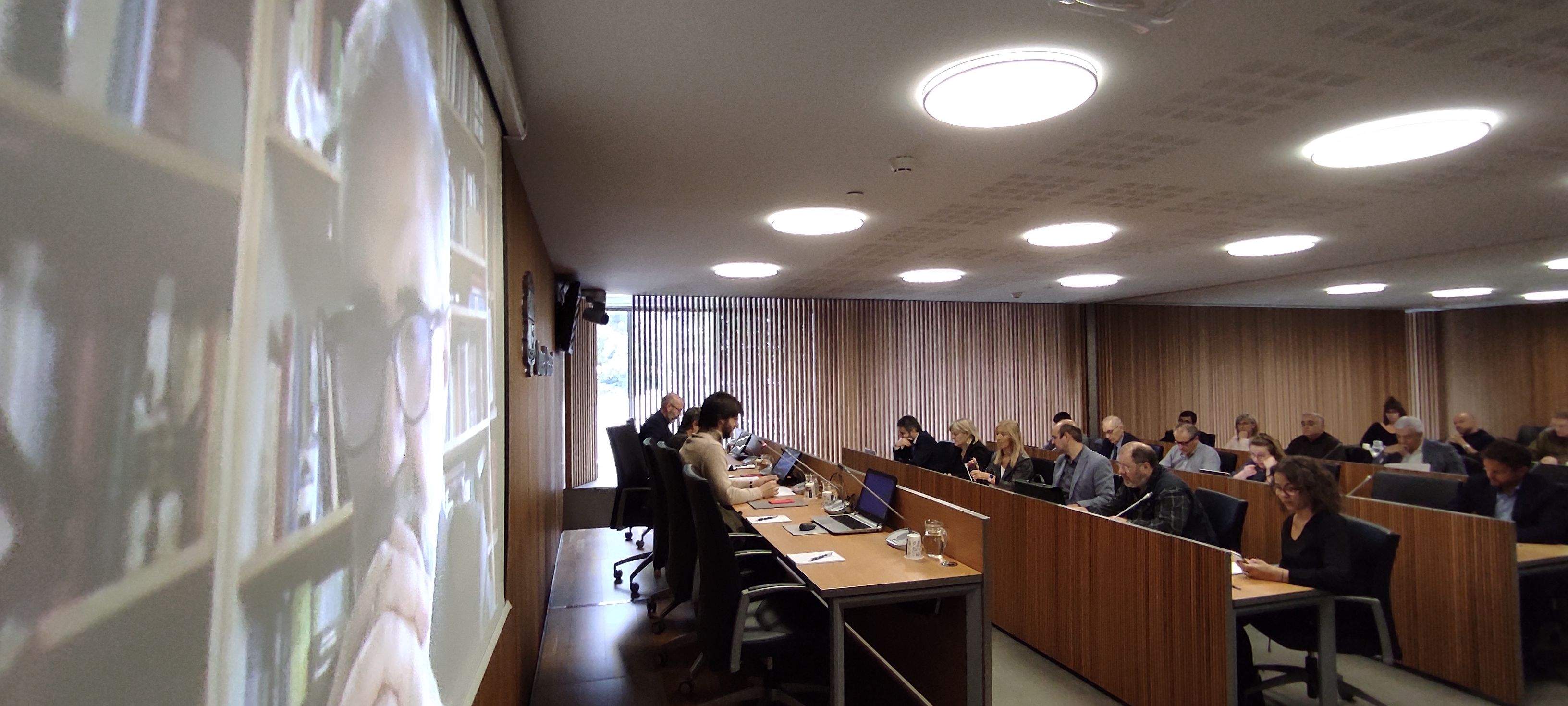 Imatge d'una de les reunions de la comissió especial.